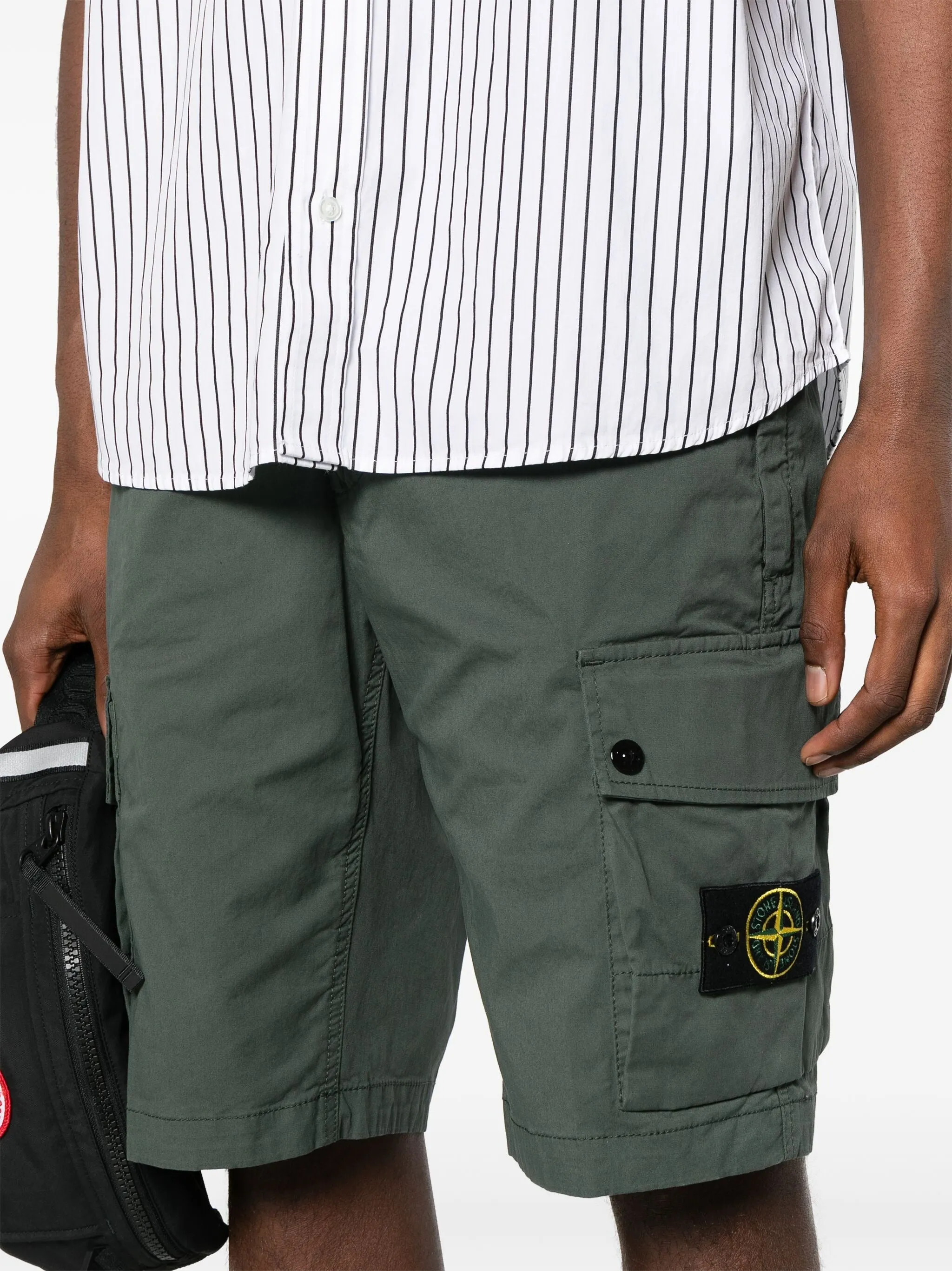 COMPASS-BADGE CARGO SHORTS