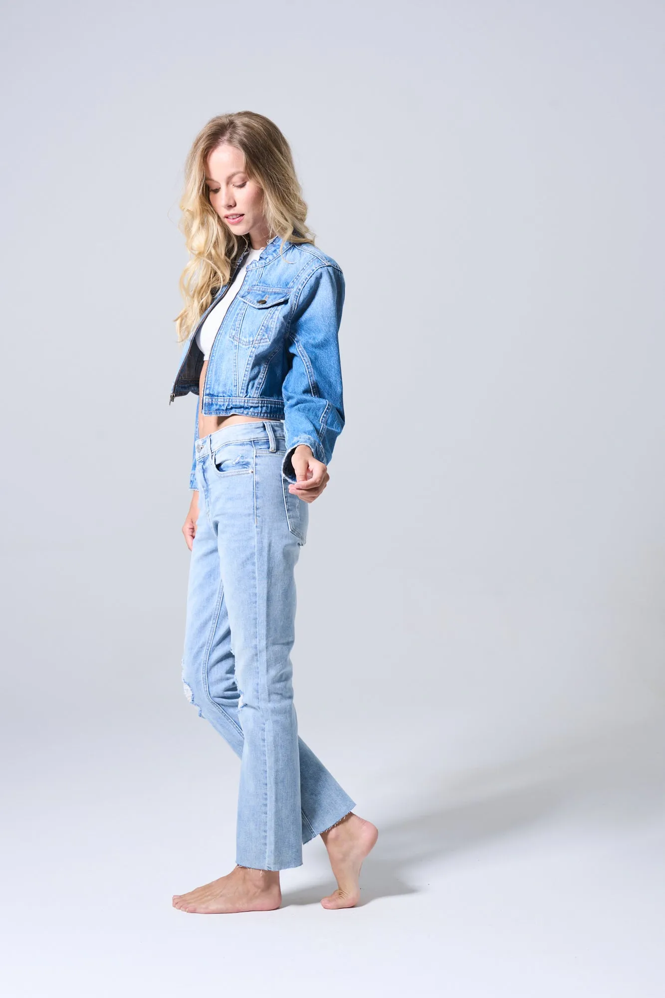 CROP OVERSIZE ZIP UP DENIM JACKET WITH MEDIUM WASH  / SP-J4279