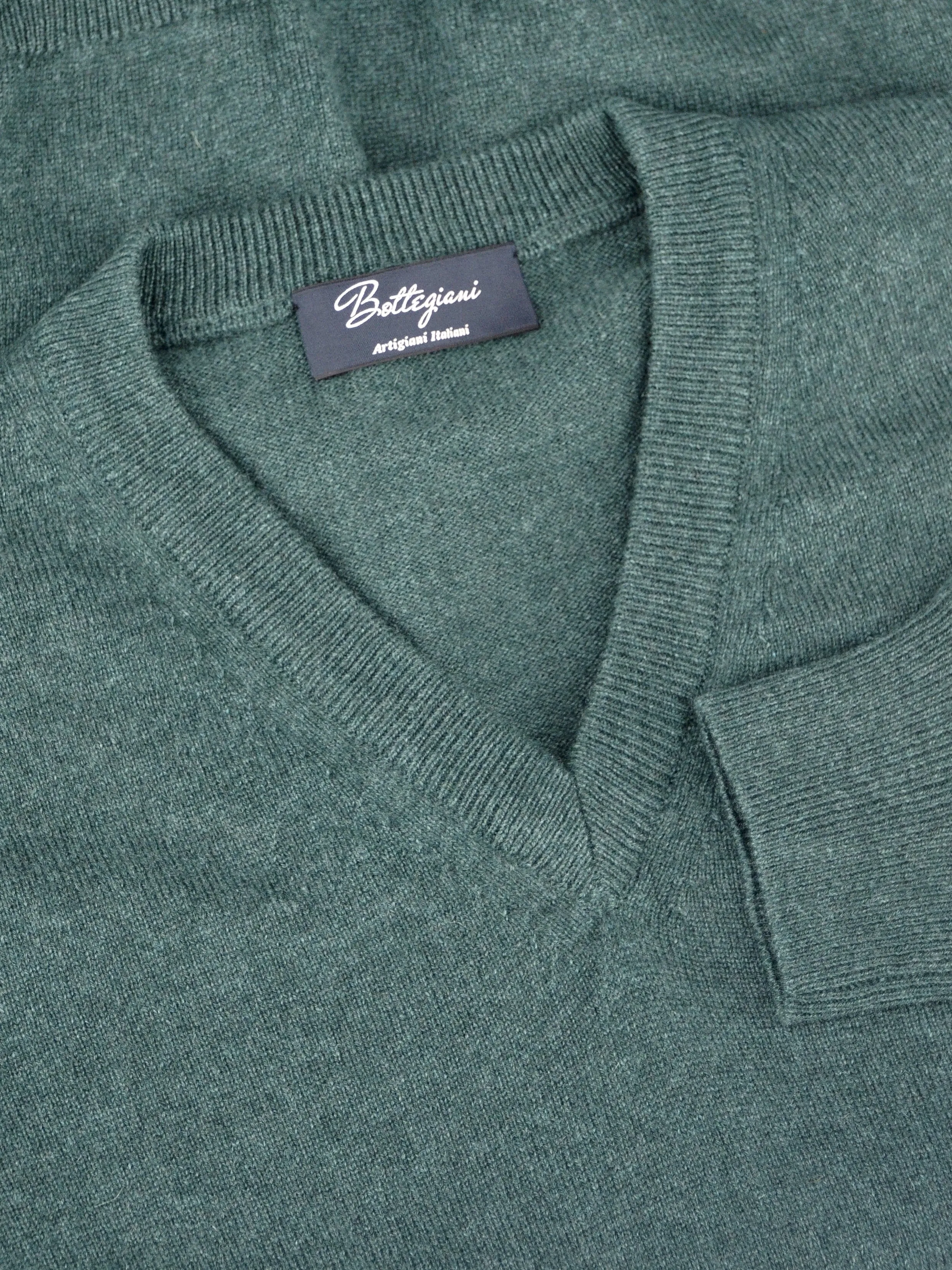 Scollo V Classic Drago 100% Cashmere